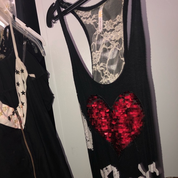 Black shirt - Picture 2 of 3